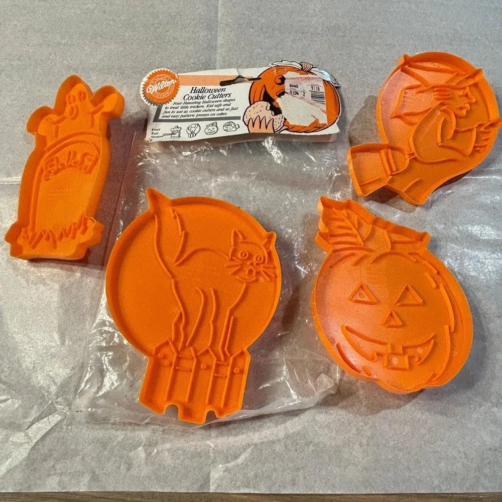 Vintage‎ 80s Wilton Halloween Cookie Cutters Set w/ Recipe Card Unused